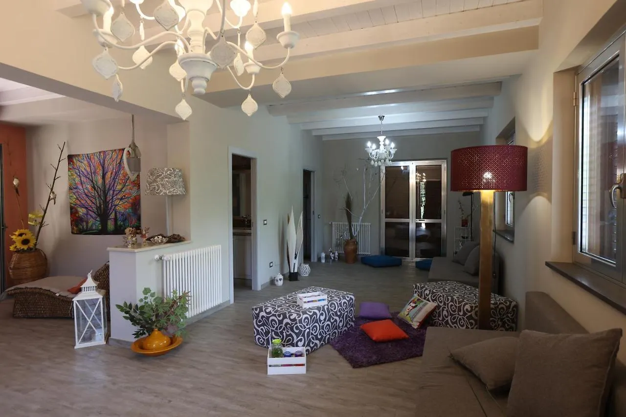 Casa Delle Foglie Villa San Giovanni La Punta 0*,  Italy