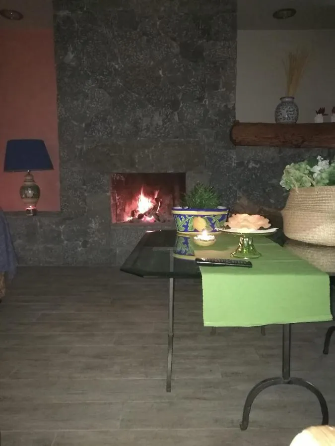 Casa Delle Foglie Villa San Giovanni La Punta 0*,